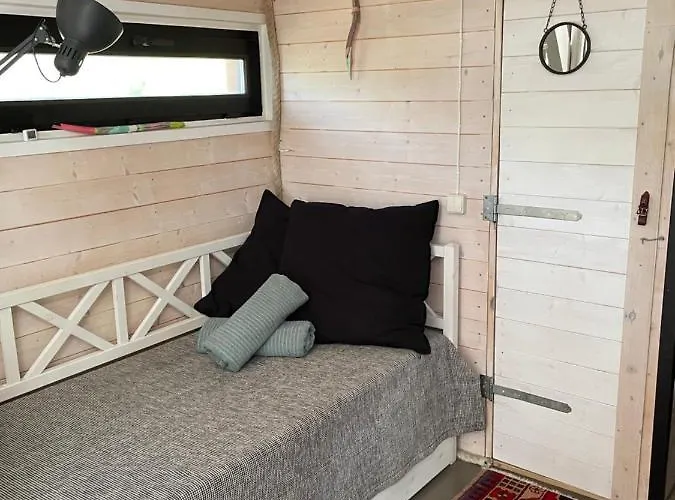 Kapteni House * Kalana